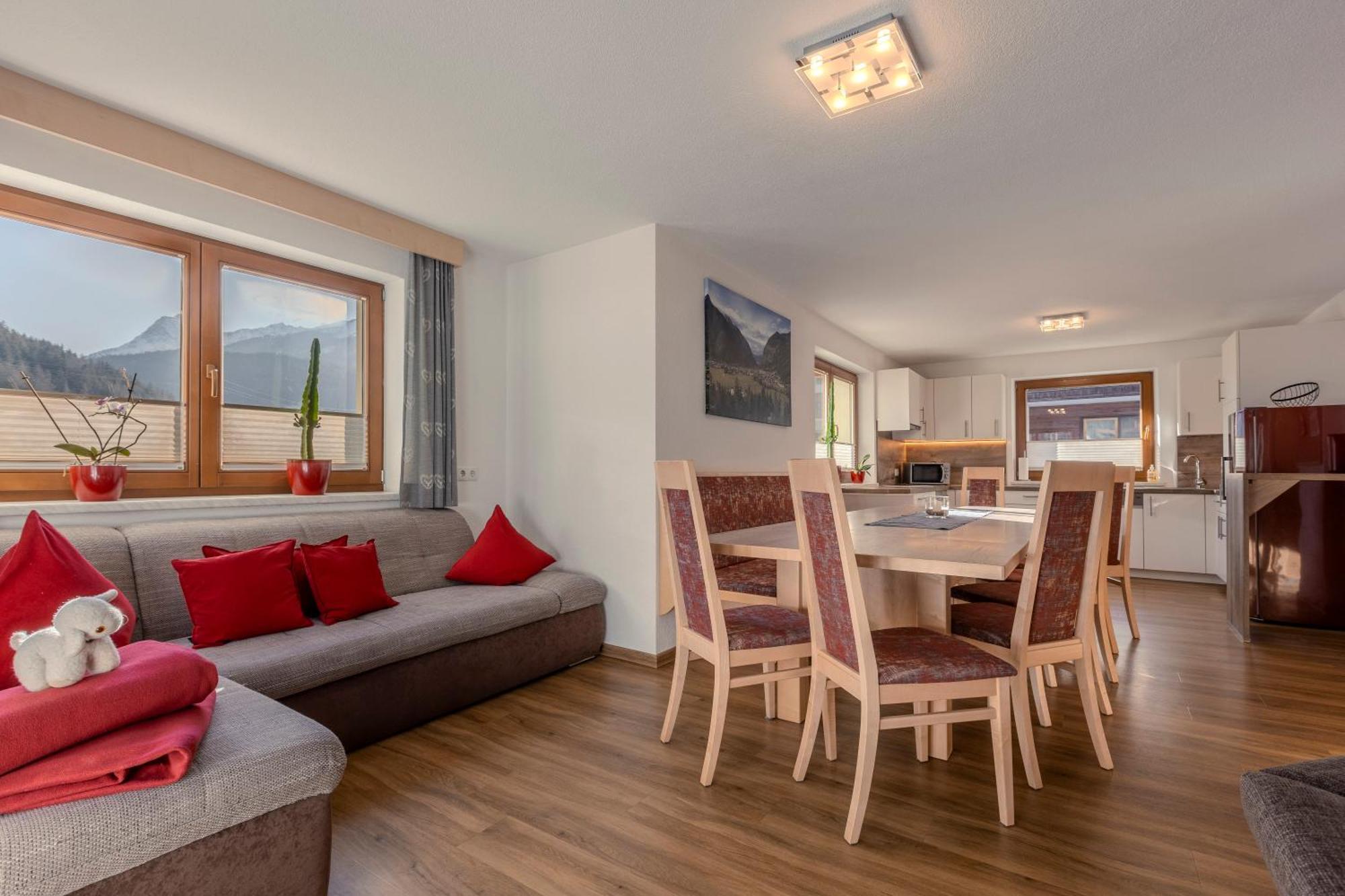 אומהאוזן Ferienhaus Tirol Im Oetztal מראה חיצוני תמונה